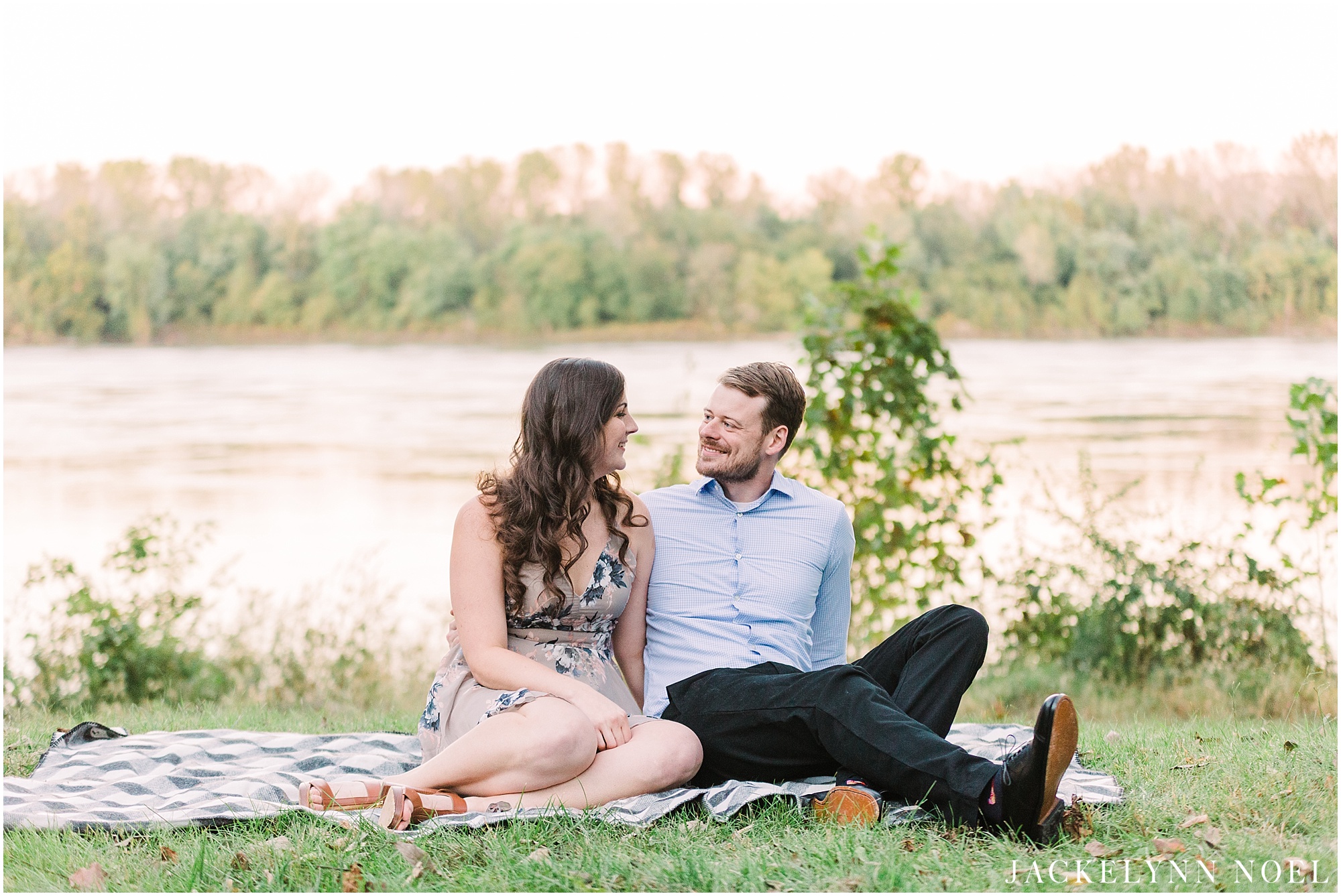 Danika & Joe engagement session at Fort Bell Fontaine by Jackelynn Noel Photography
