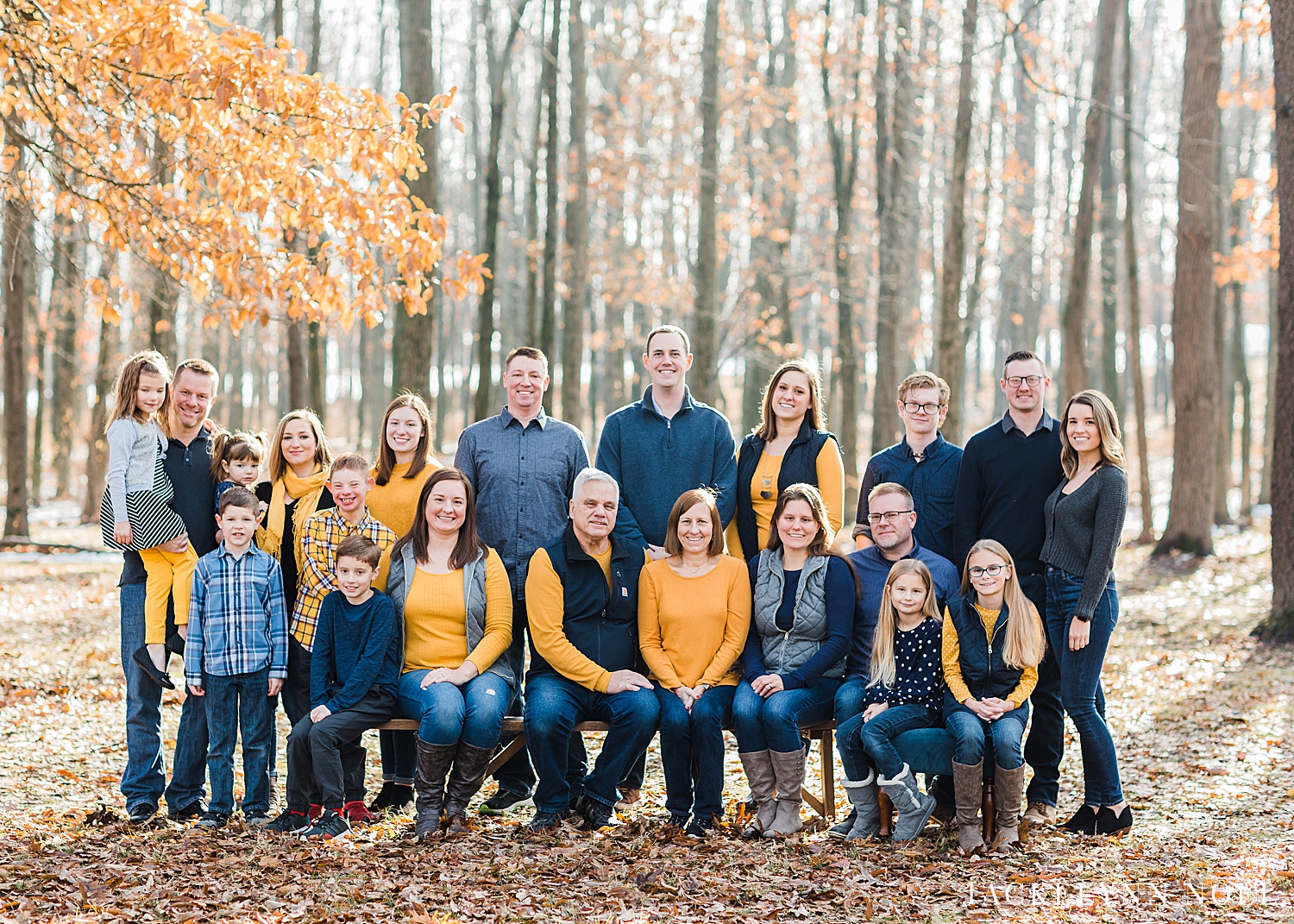 Big family photos at Silver Lake in Highland Illinois by Jackelynn Noel Photography